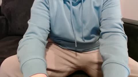 Snapshot of slutty_college_couple chatting on December 19, 11:35 pm slutty_college_couple online show from December 19, 11:35 pm