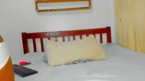 Sexyslutt online show from September 11, 4:45 am