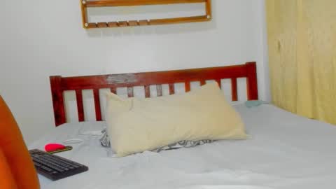 Sexyslutt online show from September 16, 8:04 am