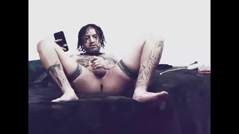 Snapshot of slutyboykraxy chatting on February 13, 2:07 am sluyboy online show from February 13, 2:07 am