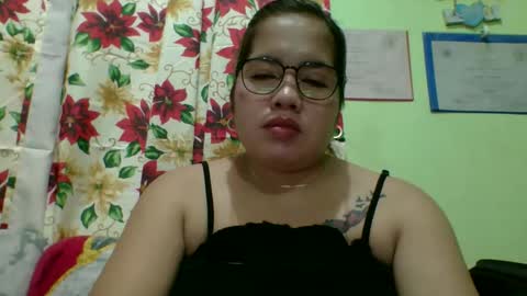 Snapshot of small_boobs59 chatting on November 5, 10:26 am Lovewella online show from November 5, 10:26 am