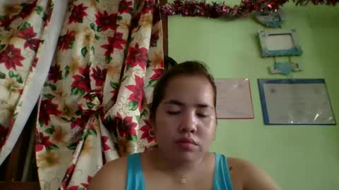 Snapshot of small_boobs59 chatting on November 27, 2:46 am Lovewella online show from November 27, 2:46 am