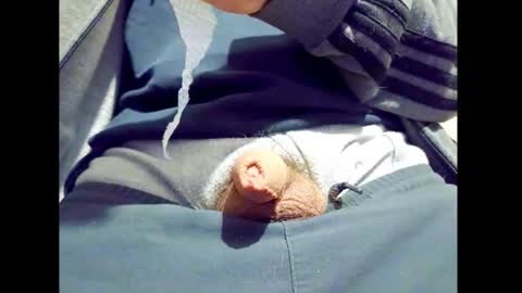 Small Hairy Uncut online show from March 17, 2:27 am