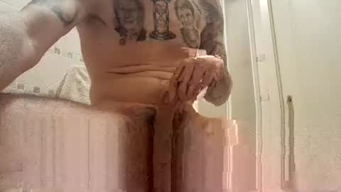 Snapshot of smallone8825 chatting on December 14, 10:02 am smallone8825 online show from December 14, 10:02 am