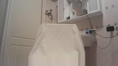 Snapshot of smallone8825 chatting on September 26, 5:00 am smallone8825 online show from September 26, 5:00 am