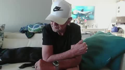 Snapshot of smallpenisbigtongue chatting on February 5, 9:29 pm Daddy online show from February 5, 9:29 pm