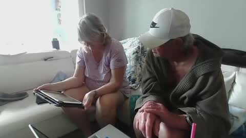 Snapshot of smallpenisbigtongue chatting on February 14, 4:31 pm Daddy online show from February 14, 4:31 pm