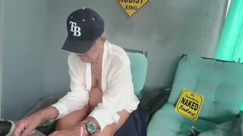 Snapshot of smallpenisbigtongue chatting on September 30, 1:05 pm Daddy online show from September 30, 1:05 pm