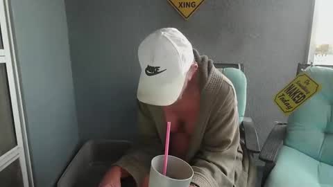 Snapshot of smallpenisbigtongue chatting on November 6, 11:55 am Daddy online show from November 6, 11:55 am