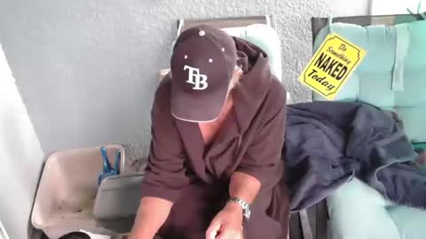 Snapshot of smallpenisbigtongue chatting on November 27, 3:25 pm Daddy online show from November 27, 3:25 pm