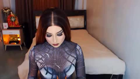 Snapshot of smasherqueen chatting on October 30, 10:38 am smasherqueen online show from October 30, 10:38 am