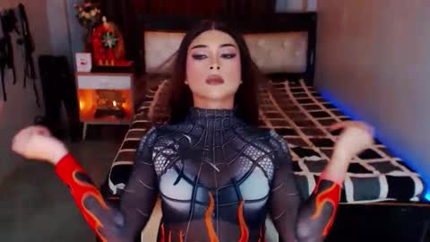 Snapshot of smasherqueen chatting on November 3, 11:33 am smasherqueen online show from November 3, 11:33 am