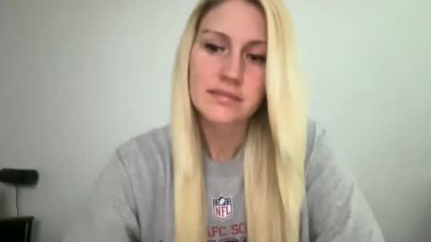 Snapshot of smexxii93 chatting on October 27, 2:10 pm smexxii93 online show from October 27, 2:10 pm