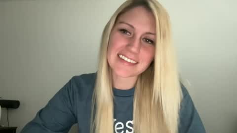 Snapshot of smexxii93 chatting on October 29, 6:31 pm smexxii93 online show from October 29, 6:31 pm