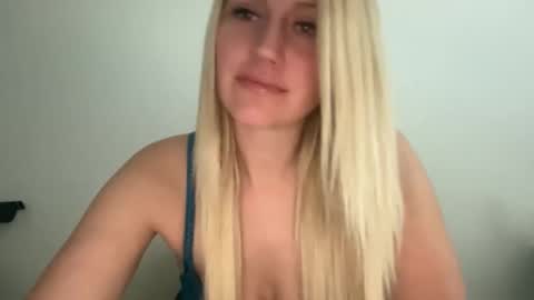 Snapshot of smexxii93 chatting on November 11, 5:13 pm smexxii93 online show from November 11, 5:13 pm