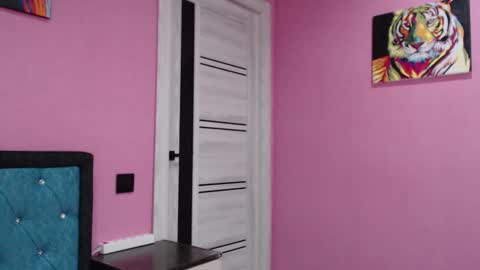 Snapshot of smile_cute_fox chatting on December 19, 3:19 pm smile_cute_fox online show from December 19, 3:19 pm