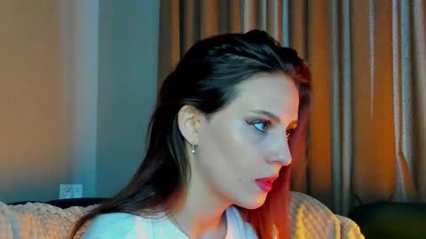 Snapshot of smile_forever_ chatting on September 15, 9:09 am Bella online show from September 15, 9:09 am