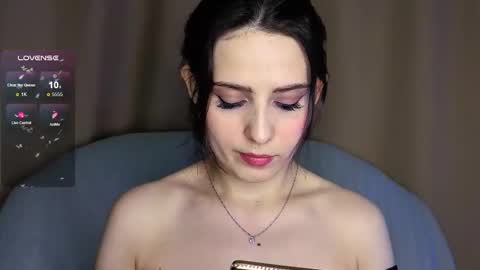 Snapshot of smile_forever_ chatting on November 30, 5:06 pm Bella online show from November 30, 5:06 pm