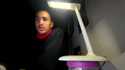 Snapshot of smilemorezzz chatting on October 2, 12:28 am smilemorezzz online show from October 2, 12:28 am