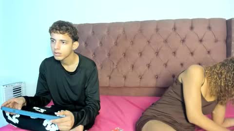 JONH SMITH AND ALIX SMITH online show from November 25, 1:22 pm