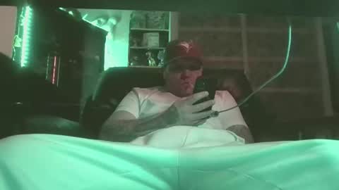 Snapshot of smoke4daddy chatting on December 18, 8:09 am Smoke4Daddy online show from December 18, 8:09 am