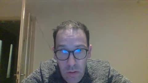 Snapshot of smokered100s chatting on September 24, 8:45 pm luca online show from September 24, 8:45 pm