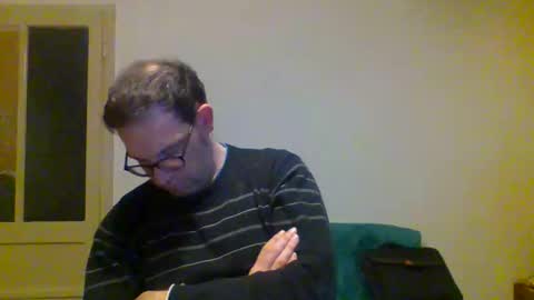 Snapshot of smokered100s chatting on October 31, 11:28 pm luca online show from October 31, 11:28 pm