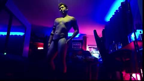 Snapshot of smoothjocknubie chatting on November 8, 9:31 am Myke Jackin online show from November 8, 9:31 am