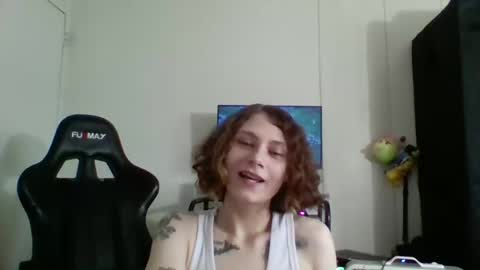 Snapshot of smoothvodka chatting on December 15, 8:04 pm Bambi--Vodka online show from December 15, 8:04 pm