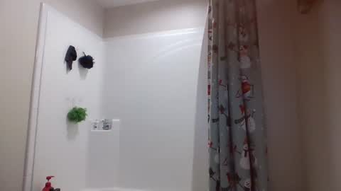 Snapshot of smoothvodka chatting on February 13, 2:34 am Bambi--Vodka online show from February 13, 2:34 am