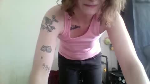 Snapshot of smoothvodka chatting on October 31, 7:26 pm Bambi--Vodka online show from October 31, 7:26 pm