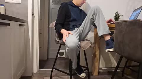 Snapshot of sneakerboy444 chatting on December 1, 7:52 pm sneakerboy444 online show from December 1, 7:52 pm