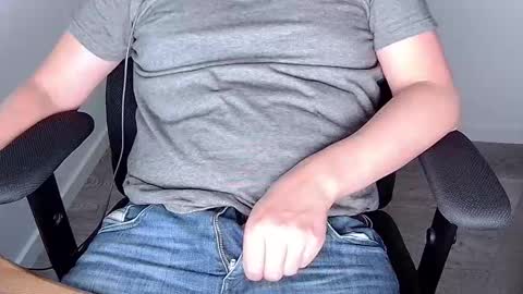 Sneakybill online show from September 10, 8:31 pm