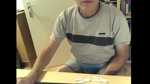 Snapshot of sneaxfreund chatting on October 16, 10:33 pm sneaxfreund online show from October 16, 10:33 pm