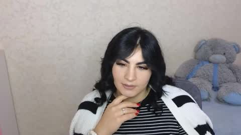 Snapshot of snickertail chatting on October 3, 3:20 pm Olivia online show from October 3, 3:20 pm