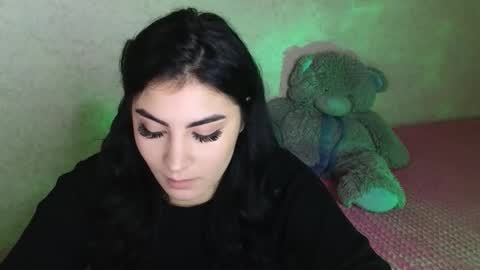 Snapshot of snickertail chatting on October 9, 5:00 pm Olivia online show from October 9, 5:00 pm