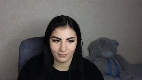 Snapshot of snickertail chatting on October 23, 3:44 pm Olivia online show from October 23, 3:44 pm