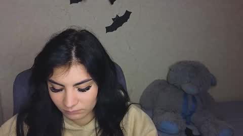 Snapshot of snickertail chatting on October 25, 3:51 pm Olivia online show from October 25, 3:51 pm