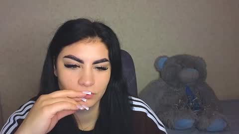 Snapshot of snickertail chatting on November 16, 2:55 pm Olivia online show from November 16, 2:55 pm