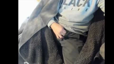 Snapshot of snip1977 chatting on December 17, 9:37 am snip1977 online show from December 17, 9:37 am