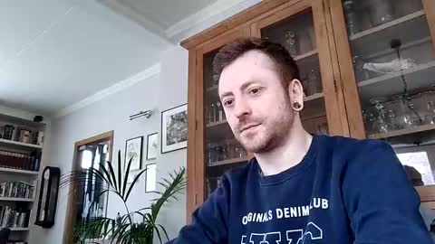 snoecks online show from February 27, 10:26 am