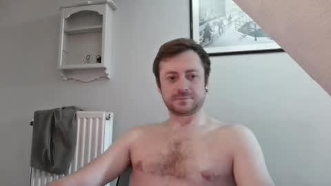 snoecks online show from April 12, 8:19 am