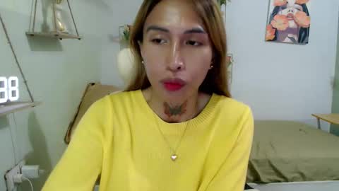 snow_2000 online show from October 27, 7:12 am