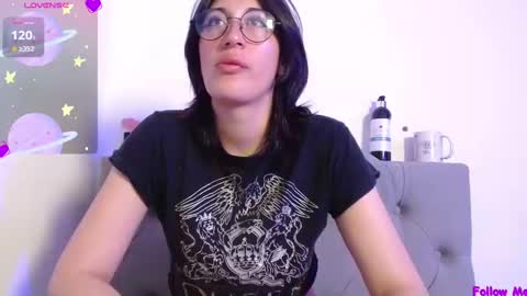 Snapshot of snow_baall chatting on February 3, 11:53 am IG OF red moonn online show from February 3, 11:53 am