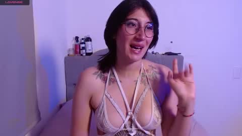 Snapshot of snow_baall chatting on March 2, 7:34 pm IG OF red moonn online show from March 2, 7:34 pm