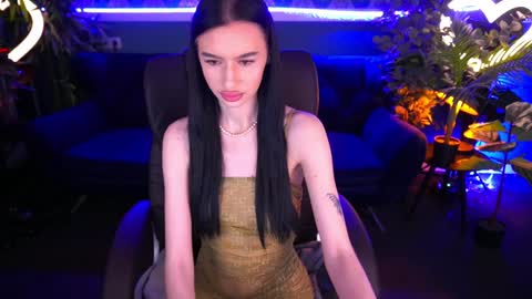 snow_whiteeex online show from January 14, 2:11 pm