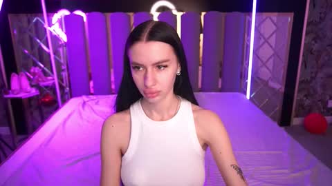 snow_whiteeex online show from March 30, 5:41 am