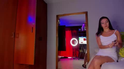 Snapshot of snowbabyxox chatting on February 22, 3:58 pm snowbabyxox online show from February 22, 3:58 pm