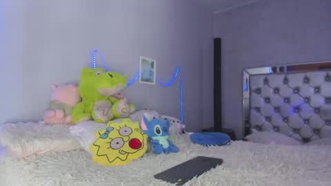 Snapshot of snowbabyxox chatting on March 3, 6:12 pm snowbabyxox online show from March 3, 6:12 pm