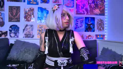 Snow and Bubble online show from February 15, 5:42 pm